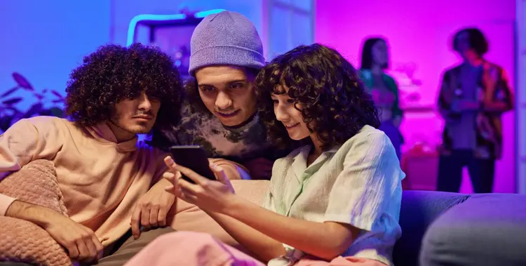 heraeus-goldbarren-auf-schiefern