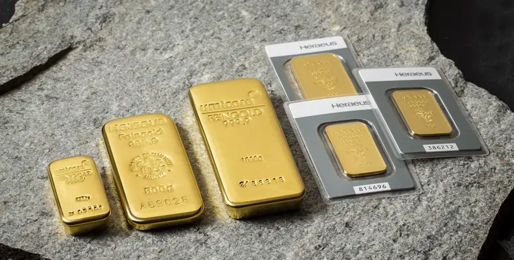 heraeus-goldbarren-auf-schiefern